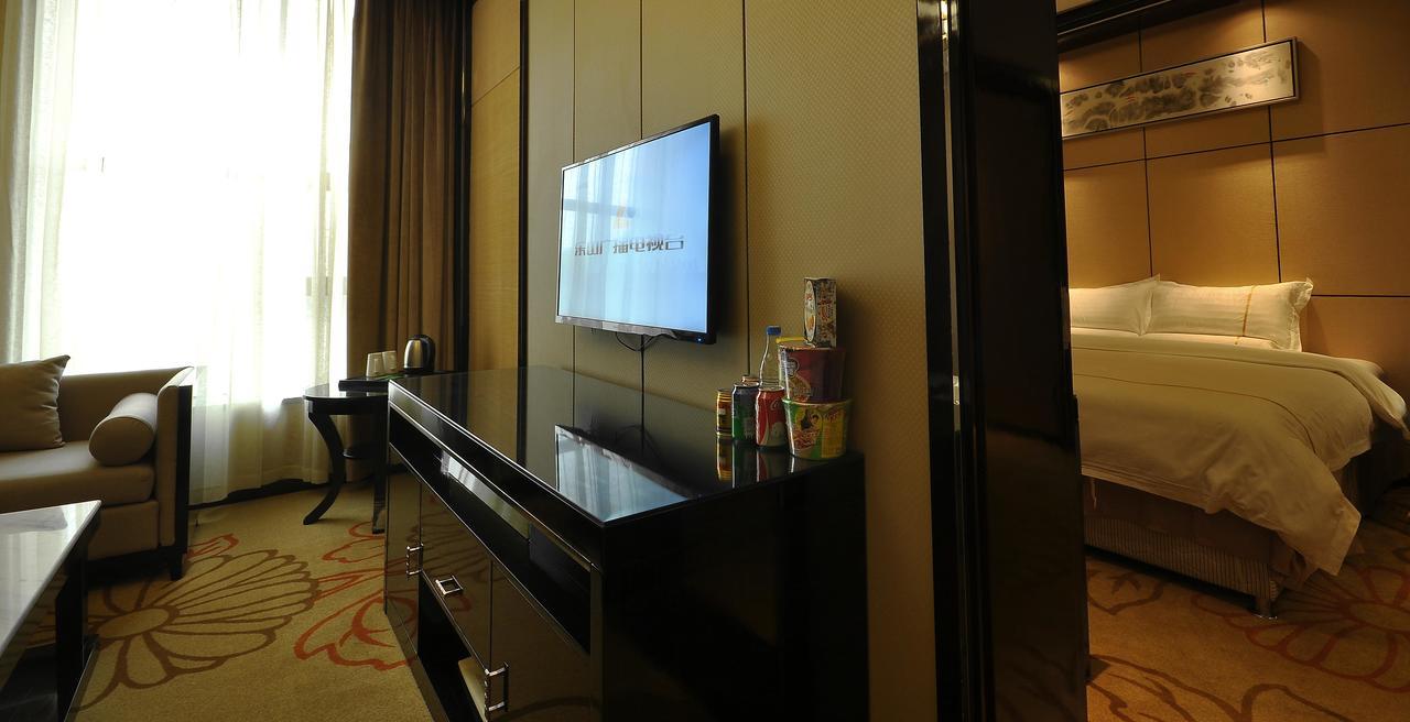 Jin-Tai Holiday Hotel Lạc Sơn Ngoại thất bức ảnh