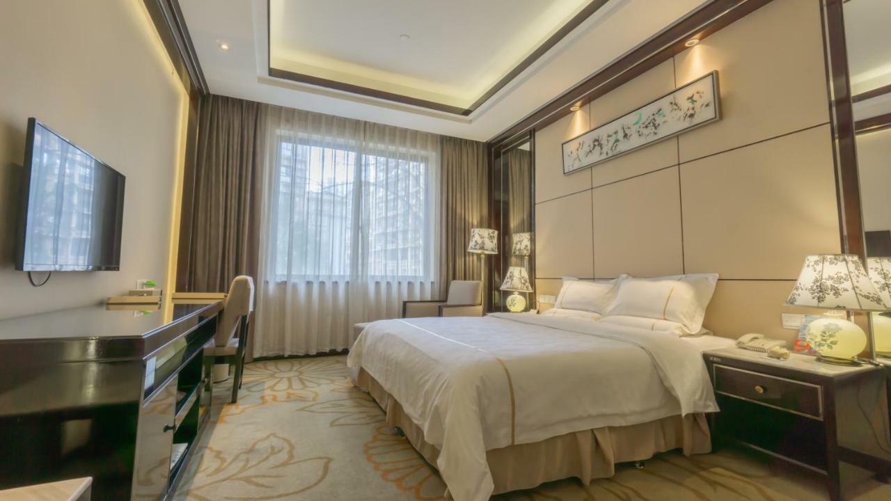 Jin-Tai Holiday Hotel Lạc Sơn Ngoại thất bức ảnh