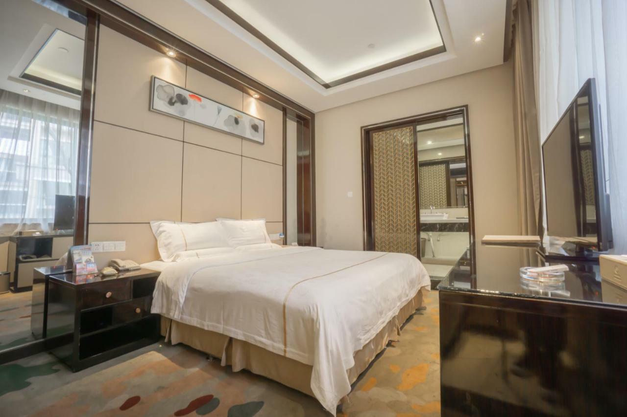 Jin-Tai Holiday Hotel Lạc Sơn Ngoại thất bức ảnh